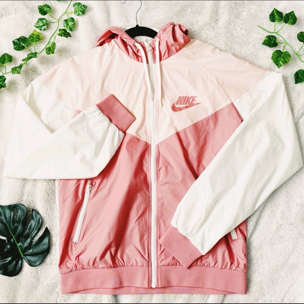 Women’s Nike Windrunner